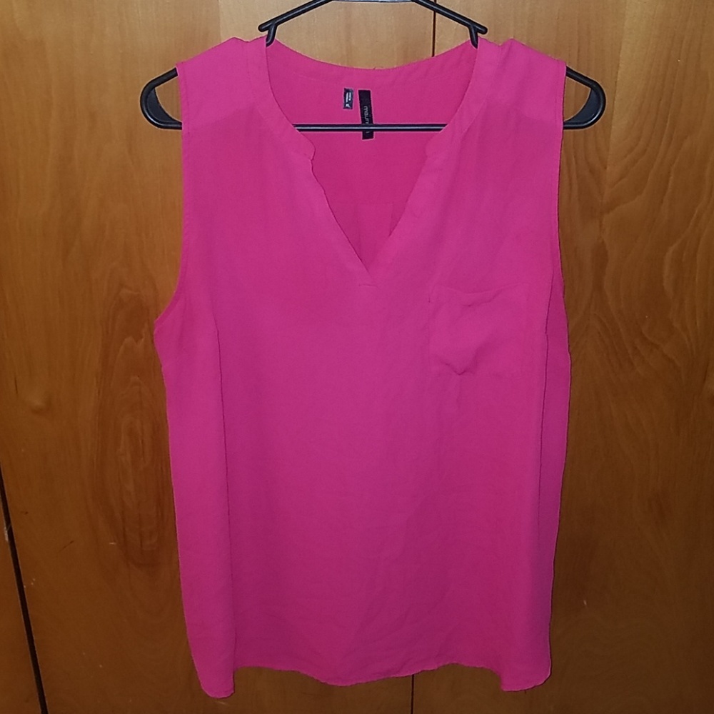 Like new pink tank
